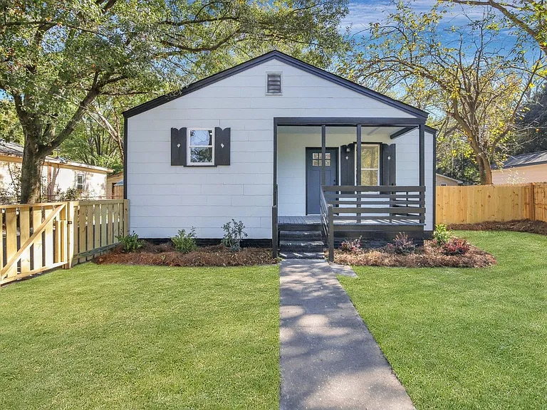 2697 Ranger Dr — Photo 2