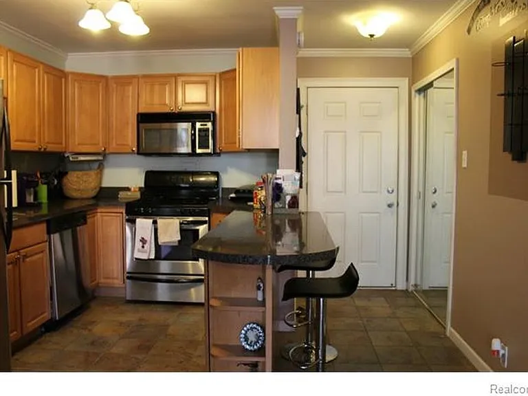 4645 Coolidge Hwy #14 — Photo 2