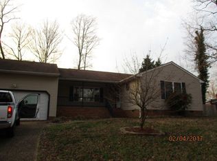 165 Rexford Dr E, Newport News, VA 23608