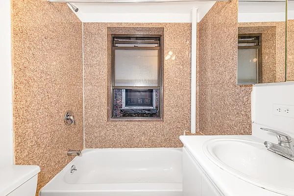 Rented by REAL New York | media 25