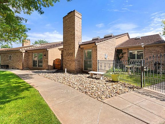 3rd image of 3208 Amberwood Ln