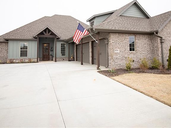 2nd image of 3204 SW Hazelnut Ave