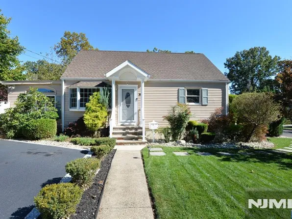 56 Wyandotte Avenue, Dumont, NJ 07628