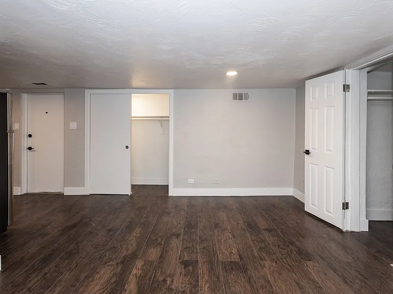 1030 N Washington St — Photo 24