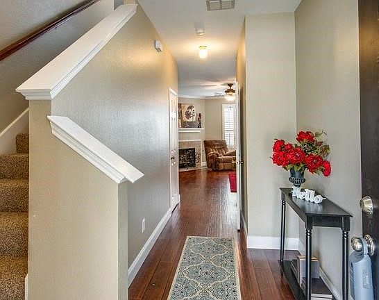 2nd image of 11401 Gloriosa Dr
