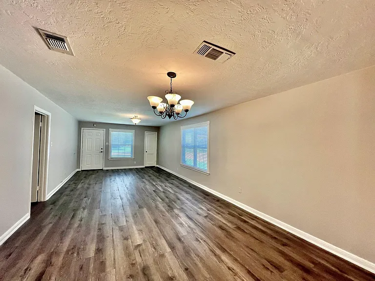 5124 Beech St — Photo 3