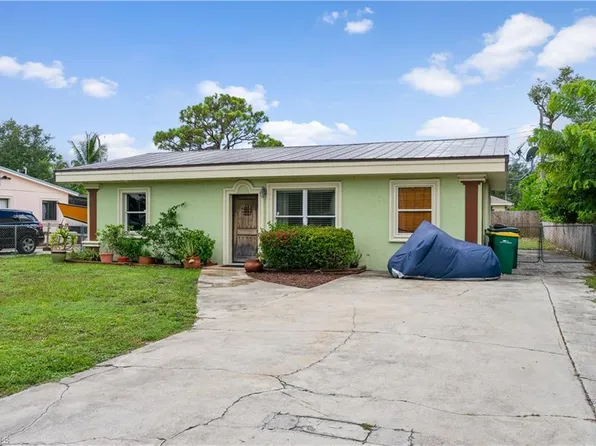 3506 Caloosa St, Naples, FL 34112