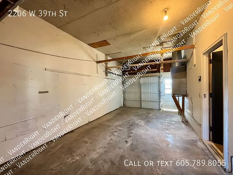 2206 W 39th St — Photo 30