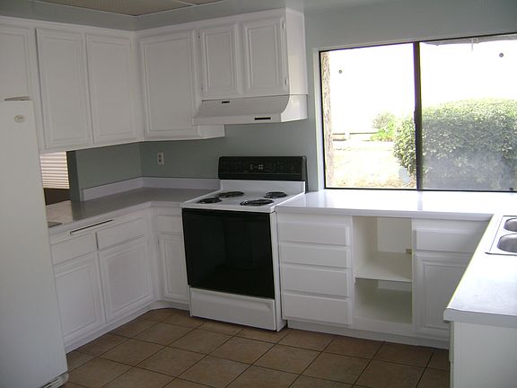 3rd image of 818 Cardamom Ct
