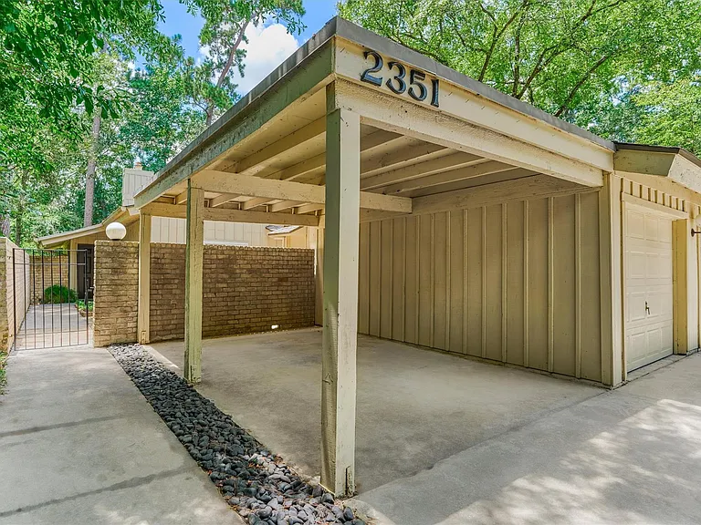 2351 W Settlers Way — Photo 3
