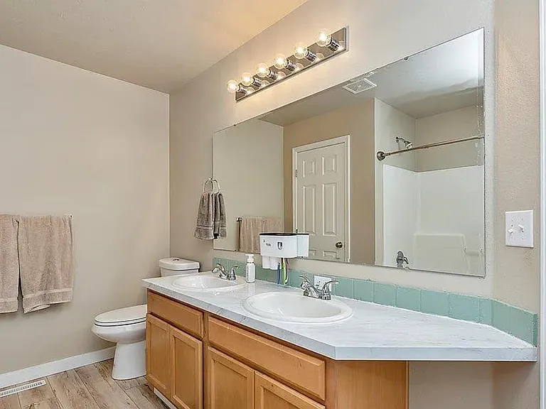 765 SW Portal — Photo 12