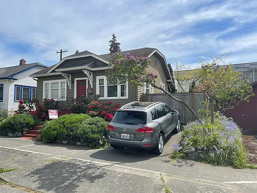 4219 SW Juneau St Photo 1