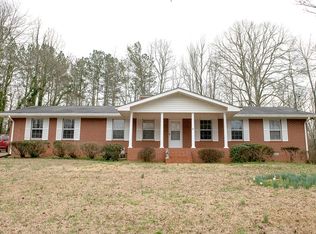 40 Greenwood Ln, Carrollton, GA 30117