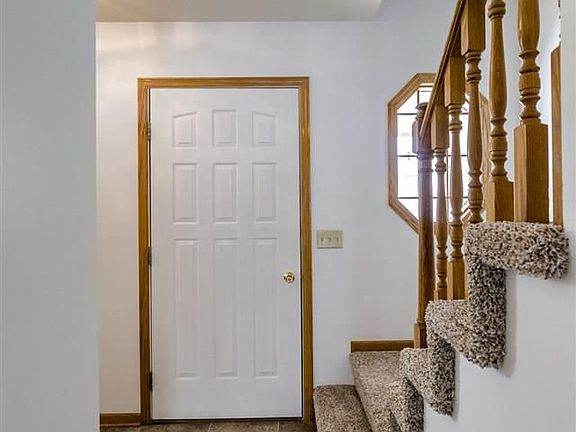 3rd image of 15128 Borman St