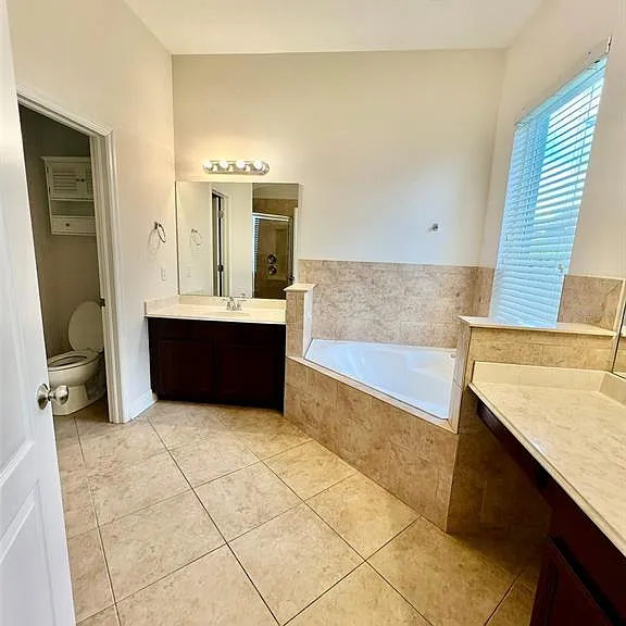 7926 Stoney Hill Dr — Photo 18