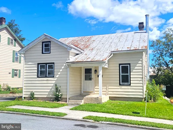 26 N 4th St, Shartlesville, PA 19554