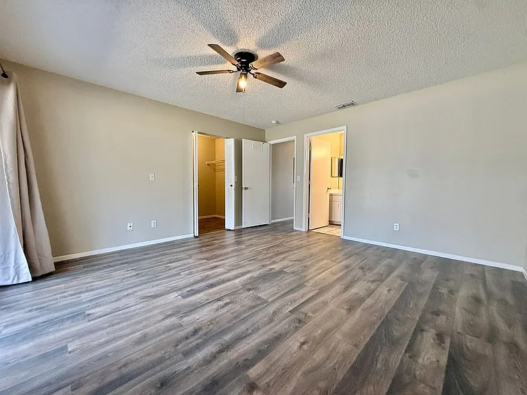 350 Winter Ridge Blvd — Photo 22