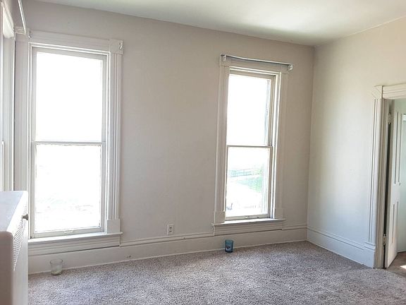 3rd image of 410 E Madison St APT C