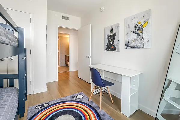 Rented by Bond New York | media 32