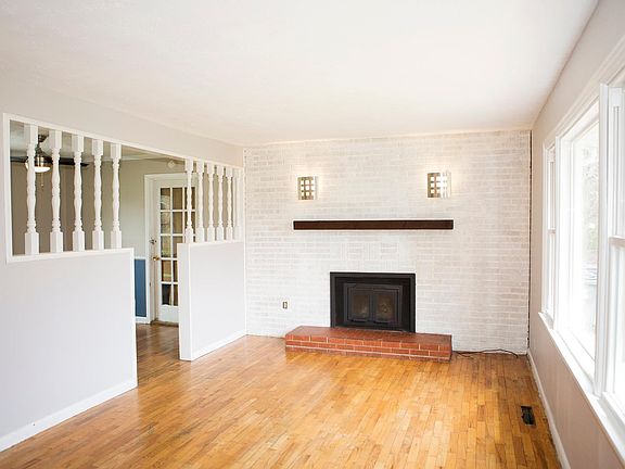 3rd image of 1604 W 21st Ter