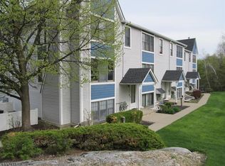 20 Heritage Ln #510, Hamburg, NJ 07419