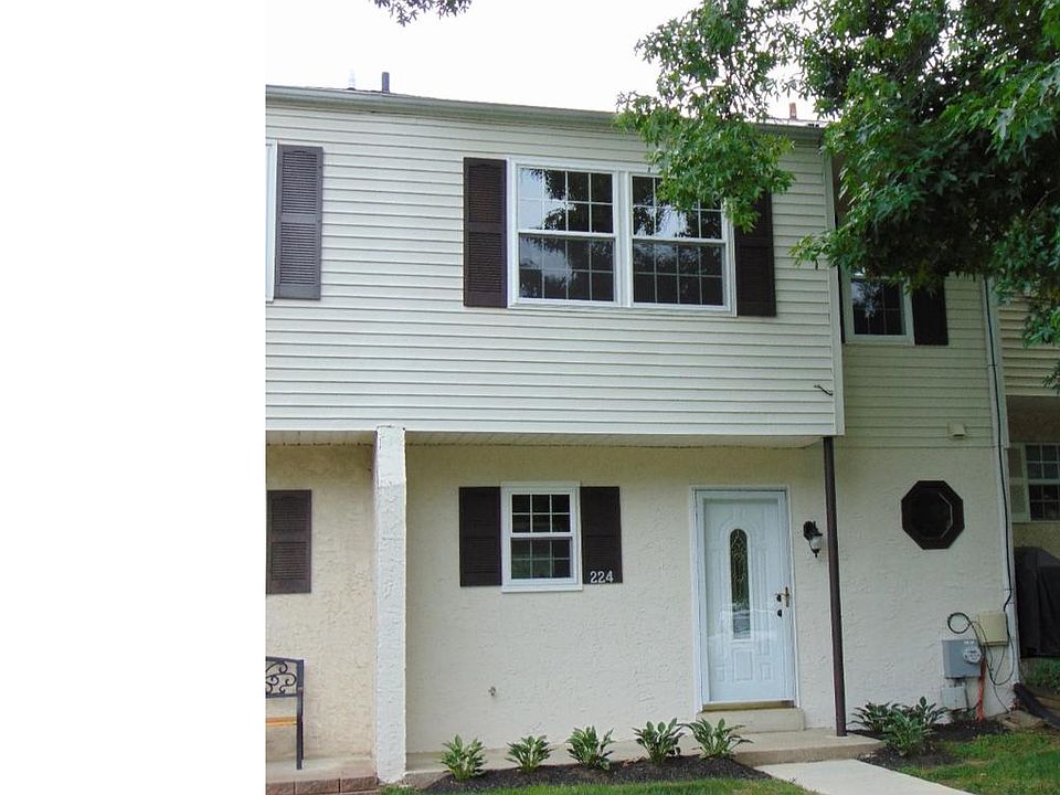 1st image of 224 Carlyn Ct