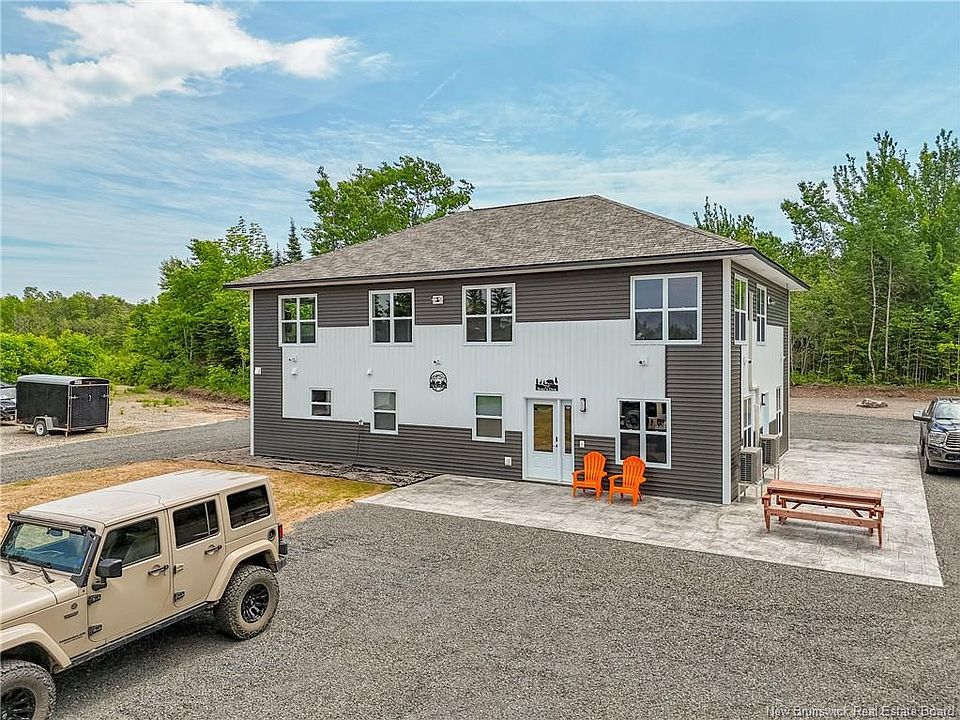 1st image of 300 Boyne Rd