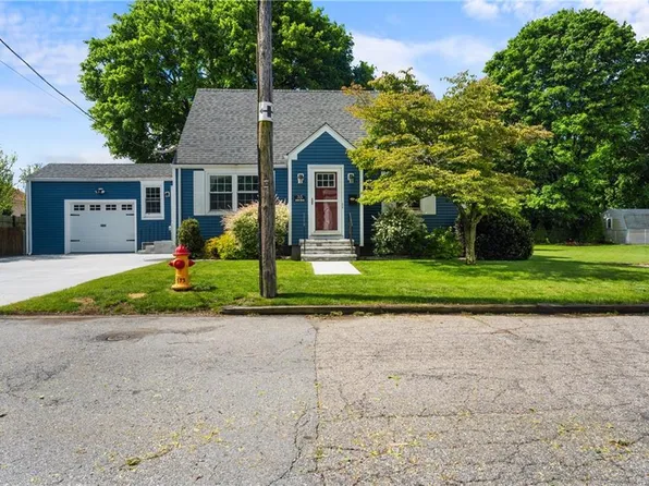 35 Jenks St, East Providence, RI 02914