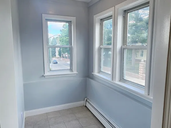 84 Providence St, Worcester, MA