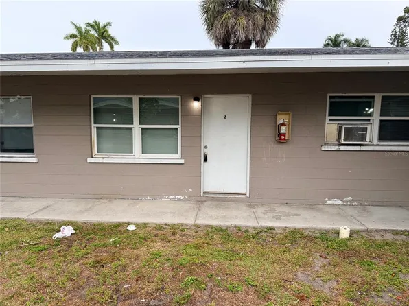 2409 13th St W APT 2, Bradenton, FL 34205