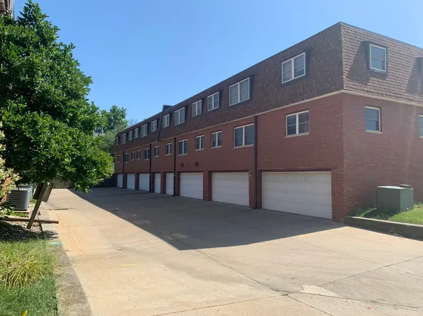 The Village at Tangle Wood, 7107-7115 N Miramar Dr #7111-8, Peoria, IL 61614