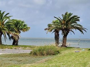 61 Belaire Dr, Rockport, TX 78382