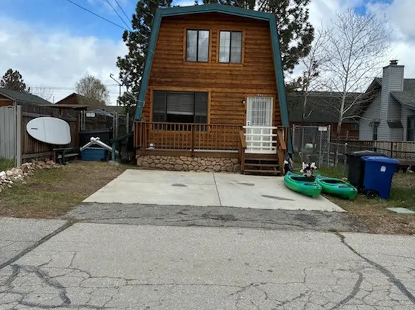 953 Pinon Ln, Big Bear City, CA 92314