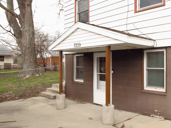 722 1/2 13th Ave, Coralville, IA 52241