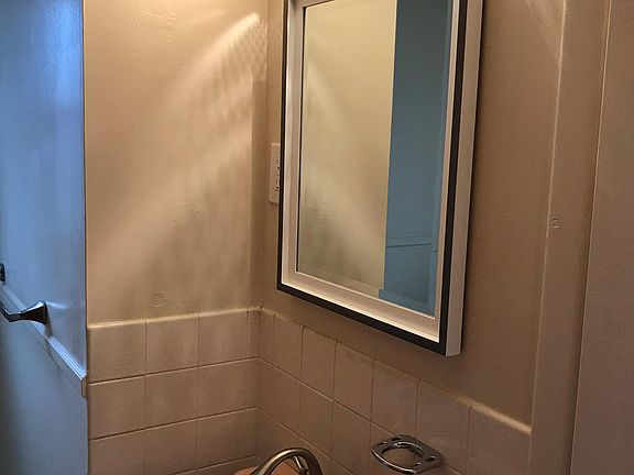 3rd image of 1661 Southbend Dr APT 5