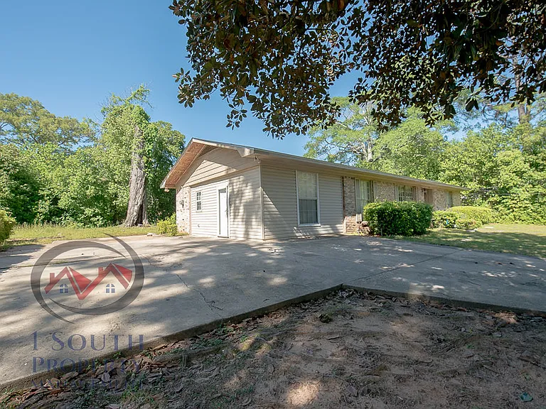 5520 Vienna Ave — Photo 2