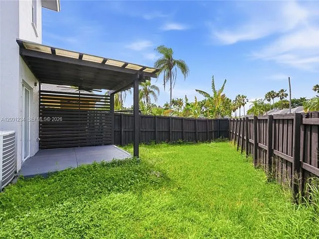 902 SW 8th Pl — Photo 9