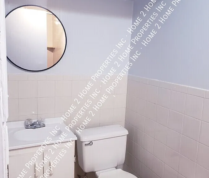 805 Giles Blvd E — Photo 7