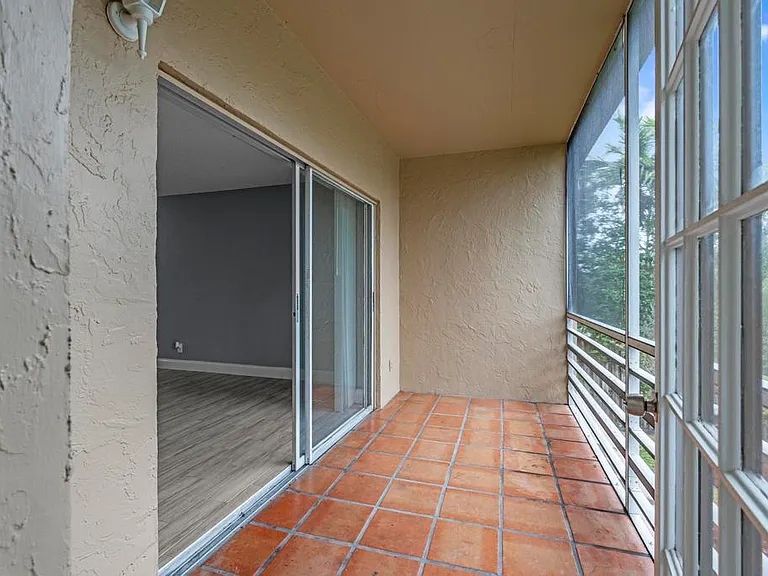 120 Sparrow Dr #205 — Photo 18