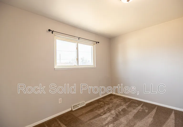 4709 Windmill Rd — Photo 12