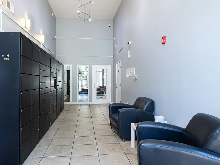 West End Terrace Apartments — Photo 17