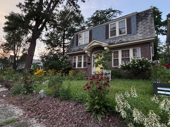 130 W Leicester Ave, Norfolk, VA 23503