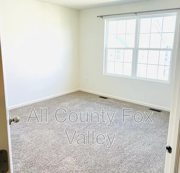 1480 Yosemite Way — Photo 11