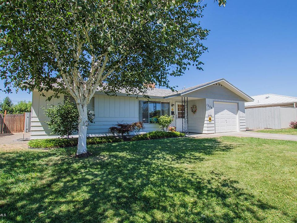 1304 S 2nd Avenue - Yakima, WA 98902