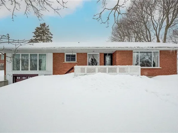 121 N Water St W, North Huron, ON N0G 2W0