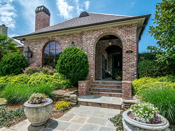 2nd image of 1046 Winterberry Ln