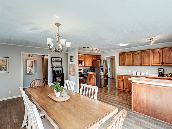 5th image of 850 Mary Lou Ct