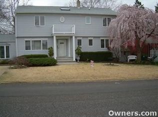 27 Stoneybrook Dr, Old Bridge, NJ 08857