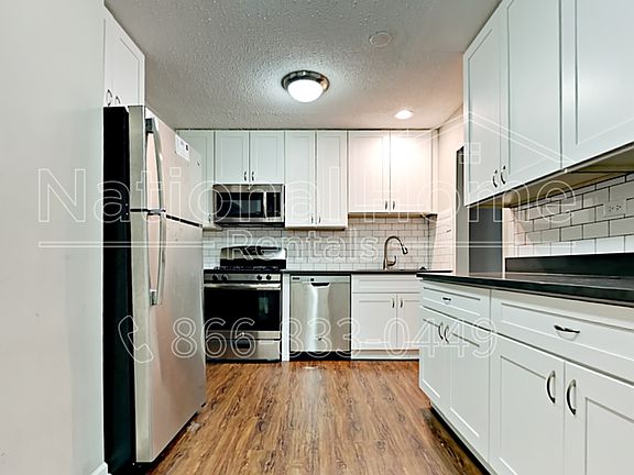 4th image of 1524 Freeland Ave