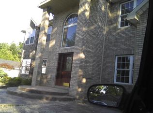 2271 W Wallings Rd, Broadview Heights, OH 44147